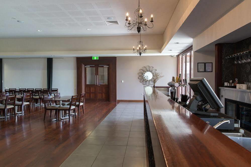 Merinda Village Hotel Bowen Zewnętrze zdjęcie