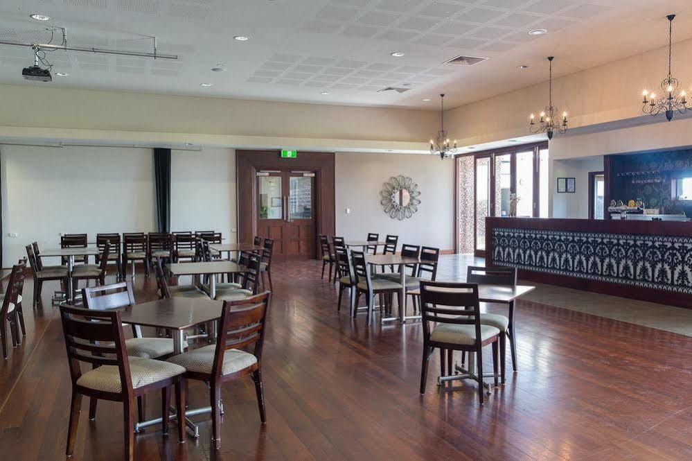 Merinda Village Hotel Bowen Zewnętrze zdjęcie